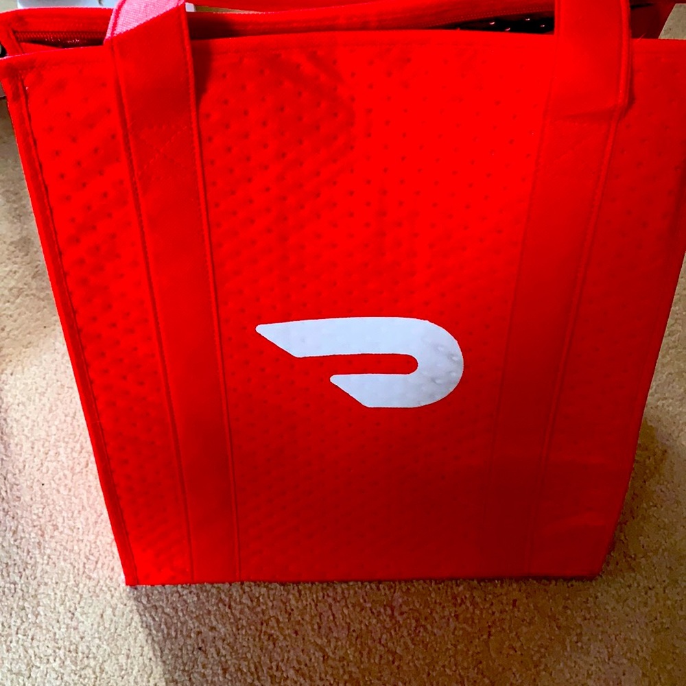 DoorDash Insulated Bag w Zipper